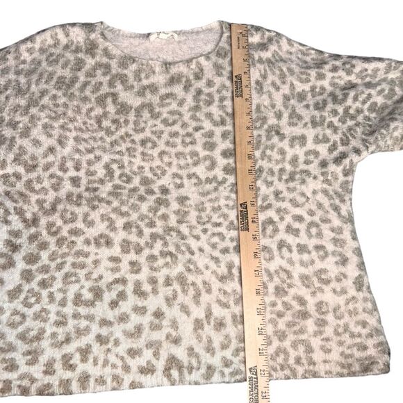 Peyton Primrose Cheetah Print Sweater Size Large Off Taupe Soft Leopard - Picture 6 of 10